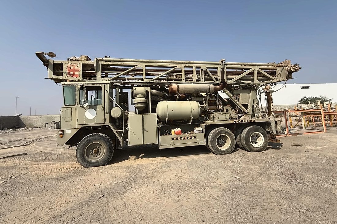 Ingersoll-Rand truck-mounted drilling rig, side view