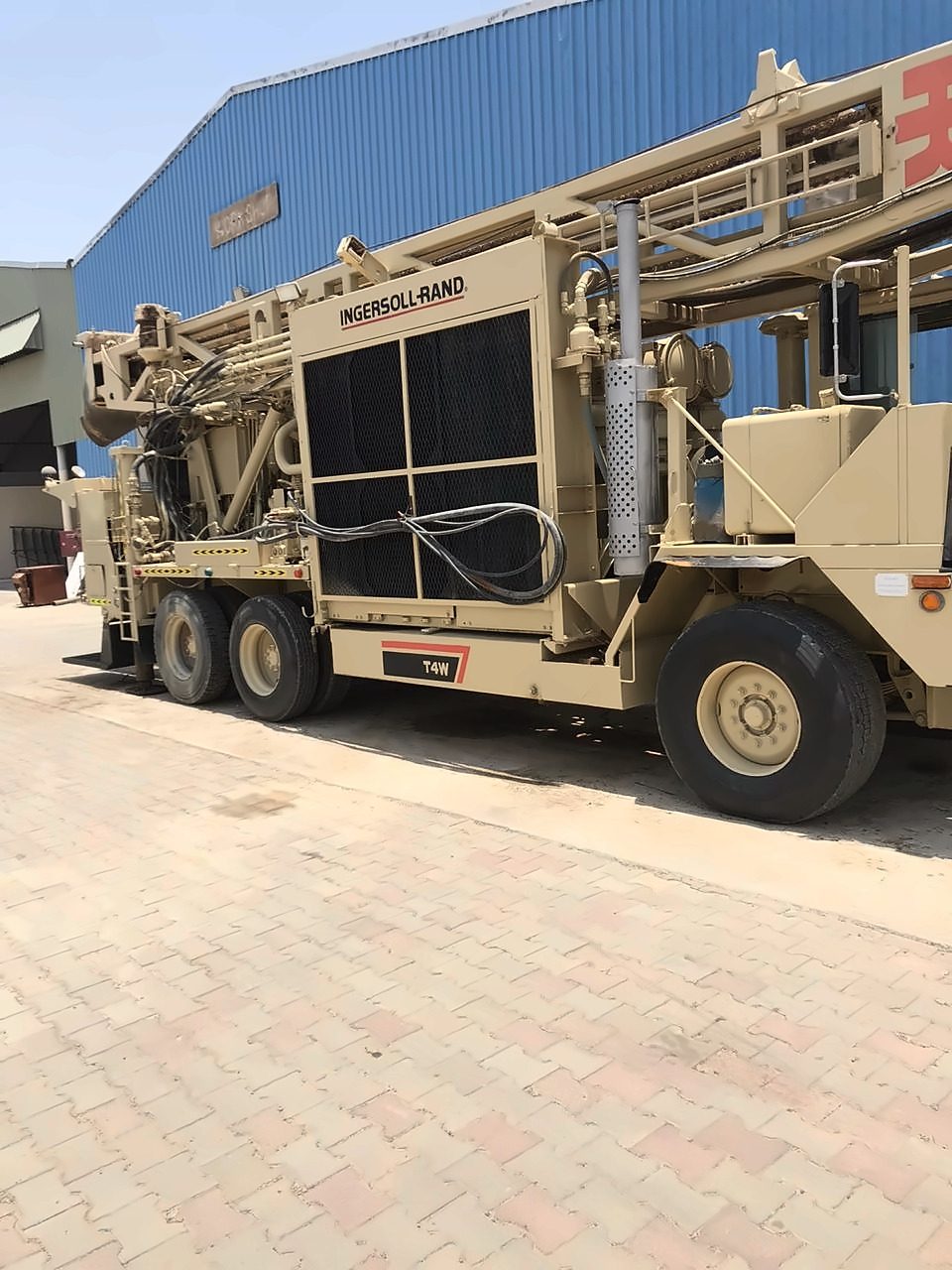 Ingersoll-Rand T4W truck-mounted drilling rig